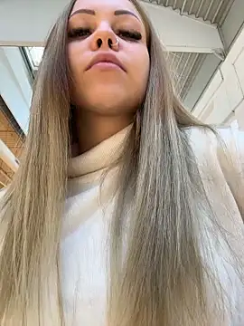 Highschoolpussy online show from 11.18.25