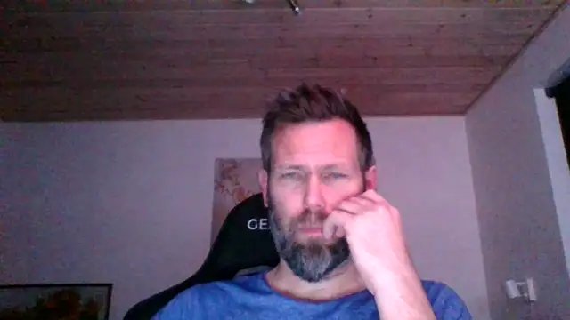 Snapshot of Gotta1 chatting on 12.20.24 Gotta1 online show from 12.20.24