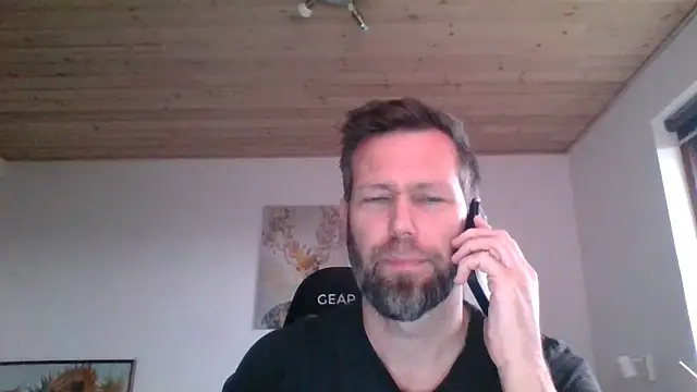 Snapshot of Gotta1 chatting on 12.28.24 Gotta1 online show from 12.28.24