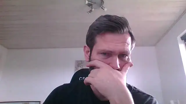 Snapshot of Gotta1 chatting on 02.02.25 Gotta1 online show from 02.02.25