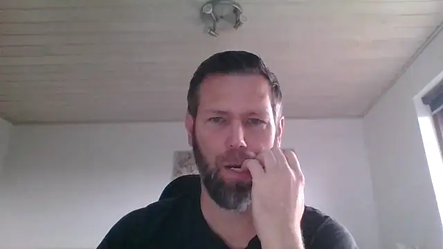 Snapshot of Gotta1 chatting on 11.02.25 Gotta1 online show from 11.02.25