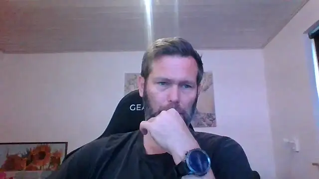 Snapshot of Gotta1 chatting on 11.05.25 Gotta1 online show from 11.05.25