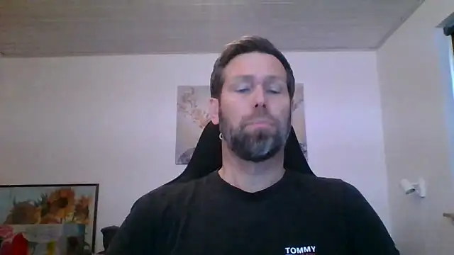 Snapshot of Gotta1 chatting on 11.28.25 Gotta1 online show from 11.28.25