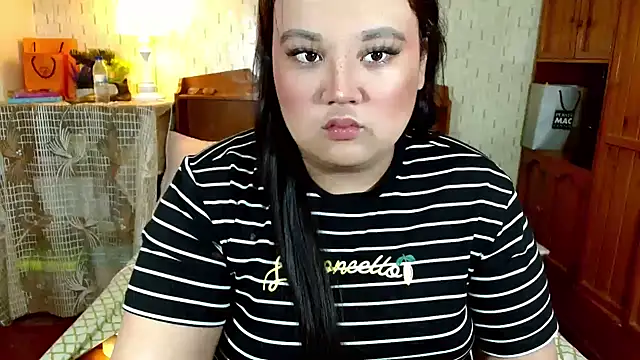 GiannaLopezSmith online show from 01.11.25