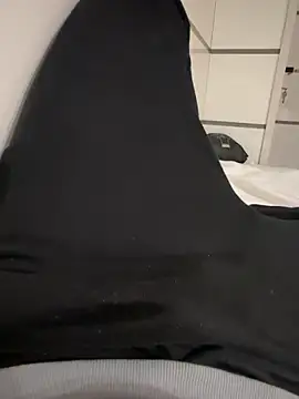 Snapshot of young1fucker chatting on 12.17.24 young1fucker online show from 12.17.24