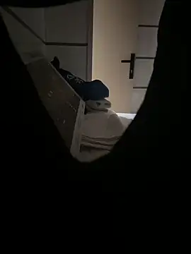 Snapshot of young1fucker chatting on 12.28.24 young1fucker online show from 12.28.24