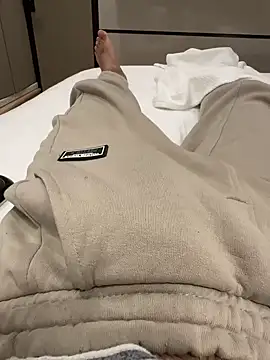 Snapshot of young1fucker chatting on 01.02.25 young1fucker online show from 01.02.25