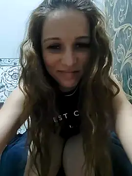 Snapshot of Amira_17 chatting on 12.22.24 Amira 17 online show from 12.22.24