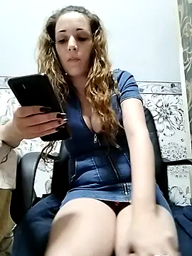 Snapshot of Amira_17 chatting on 03.18.25 Amira 17 online show from 03.18.25