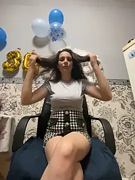 Snapshot of Amira_17 chatting on 10.10.25 Amira 17 online show from 10.10.25