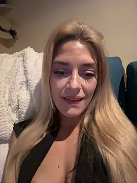 Snapshot of Lolitaxlola chatting on 03.15.25 Lolitaxlola online show from 03.15.25