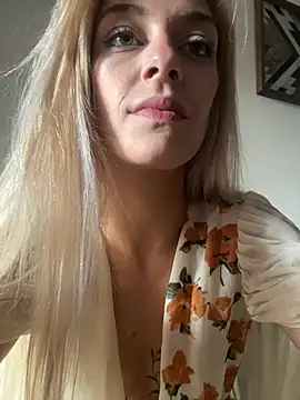 Snapshot of Lolitaxlola chatting on 03.16.25 Lolitaxlola online show from 03.16.25