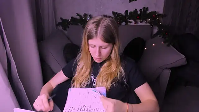 kirraa  online show from 12.12.24