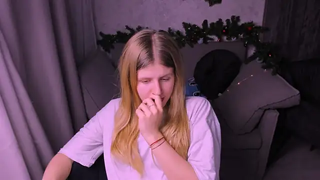 kirraa  online show from 12.14.24