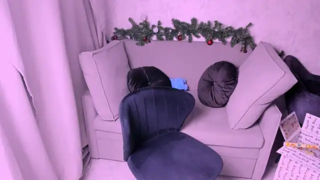 kirraa  online show from 12.22.24