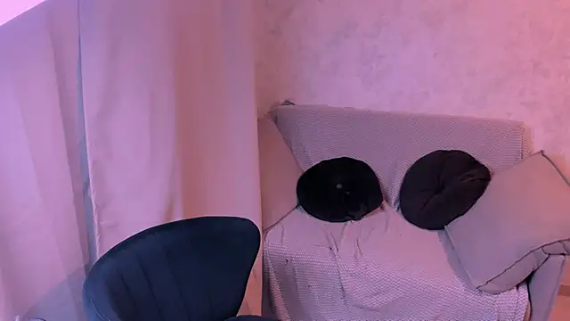 kirraa  online show from 03.13.25