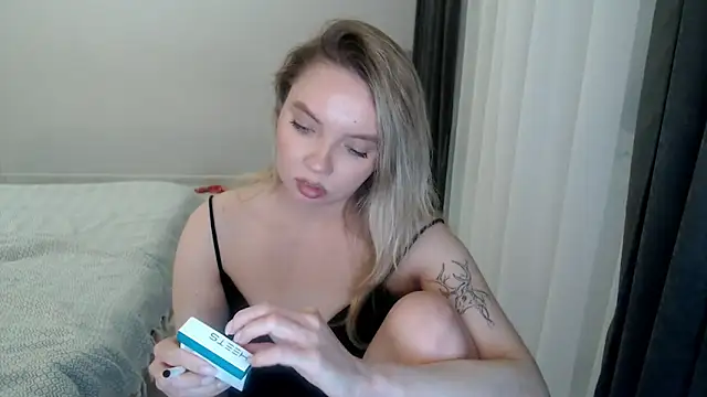 Snapshot of PolinaXXXJones chatting on 02.11.25 PolinaXXXJones online show from 02.11.25