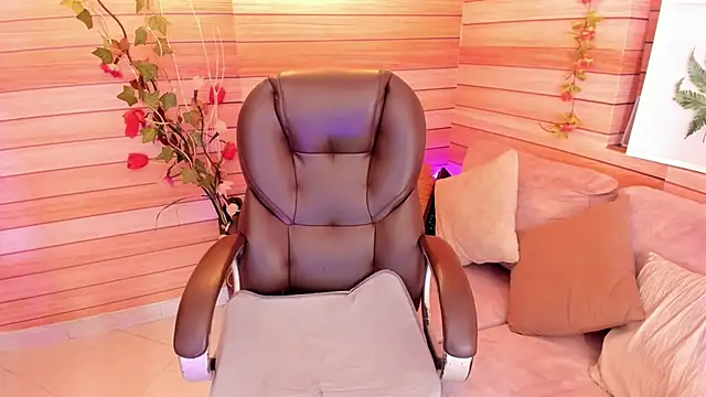 marien thomson  online show from 03.07.25