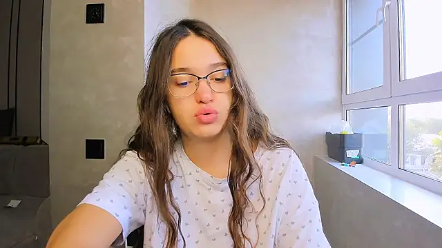 Snapshot of fancy_bunny chatting on 09.29.25 fancy bunny online show from 09.29.25