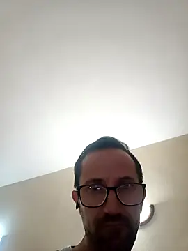 Snapshot of Porco81cazzo chatting on 11.13.25 Porco81cazzo online show from 11.13.25