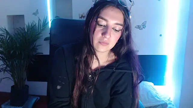 Snapshot of Lia-mitch chatting on 03.14.25 Lia-mitch online show from 03.14.25