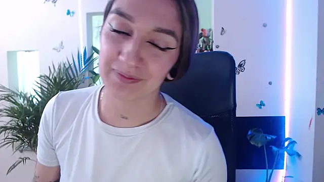 Snapshot of Lia-mitch chatting on 09.16.25 Lia-mitch online show from 09.16.25