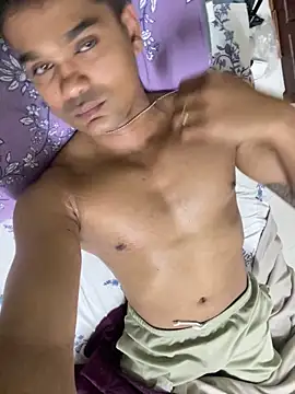 Snapshot of loveboyrp chatting on 02.04.25 loveboyrp online show from 02.04.25