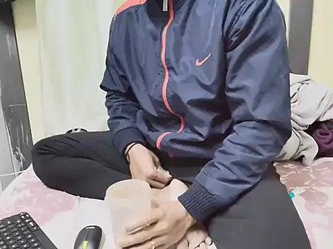 Snapshot of loveboyrp chatting on 02.20.25 loveboyrp online show from 02.20.25