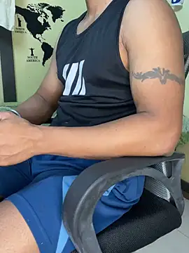 Snapshot of loveboyrp chatting on 11.07.25 loveboyrp online show from 11.07.25