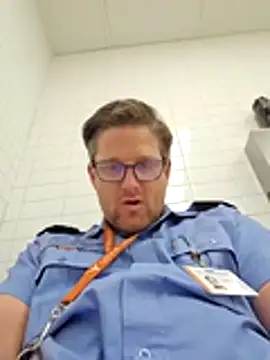 Snapshot of mneuert@xh chatting on 02.18.26 mneuertxh online show from 02.18.26