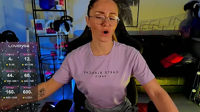 LadyIzabel online show from 12.28.24