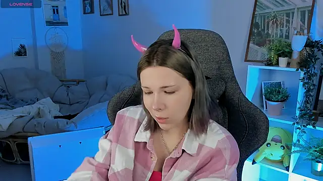 AliceSunday online show from 01.18.25