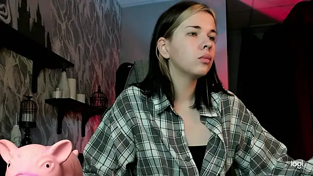 AliceSunday online show from 11.08.25