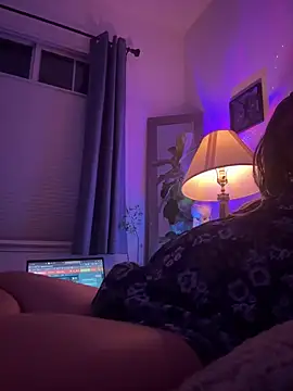 NinasNylonz online show from 10.03.25