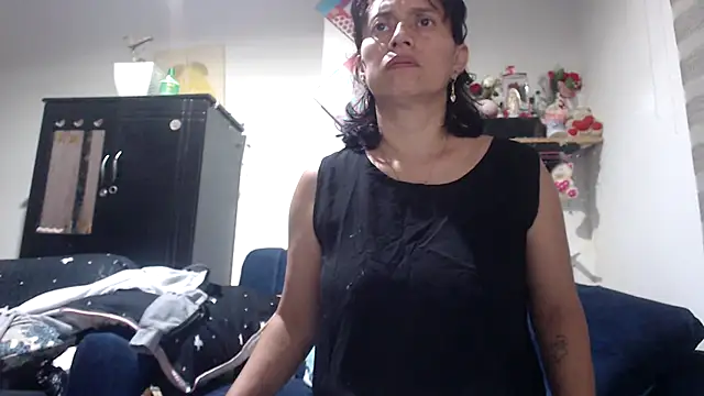 Snapshot of sexy_mary_69 chatting on 10.26.25 sexy mary 69 online show from 10.26.25