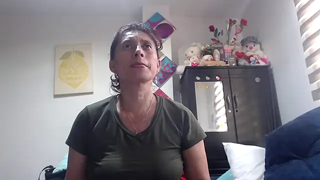 Snapshot of sexy_mary_69 chatting on 11.30.25 sexy mary 69 online show from 11.30.25