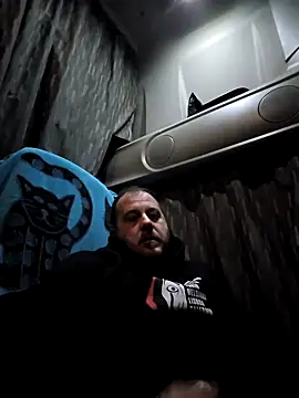 Snapshot of alle2121 chatting on 12.17.24 alle2121 online show from 12.17.24