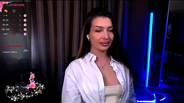 Snapshot of Laura_Bess chatting on 05.06.26 Laura Bess online show from 05.06.26