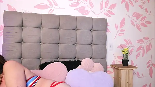 Snapshot of Sweet_Sammy_ chatting on 10.06.25 Sweet Sammy online show from 10.06.25