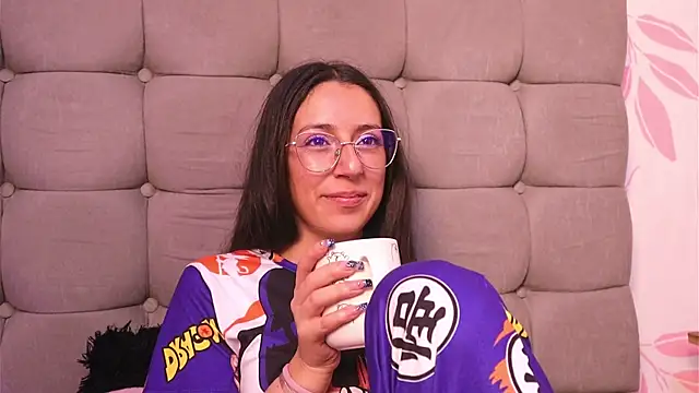 Snapshot of Sweet_Sammy_ chatting on 10.31.25 Sweet Sammy online show from 10.31.25