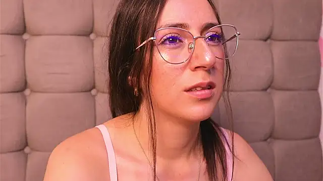 Snapshot of Sweet_Sammy_ chatting on 11.06.25 Sweet Sammy online show from 11.06.25