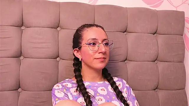 Snapshot of Sweet_Sammy_ chatting on 11.20.25 Sweet Sammy online show from 11.20.25