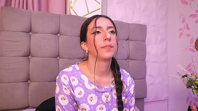 Snapshot of Sweet_Sammy_ chatting on 12.03.25 Sweet Sammy online show from 12.03.25