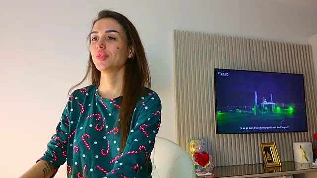 Snapshot of Addictive_T chatting on 01.11.25 Addictive T online show from 01.11.25