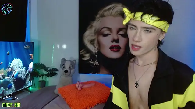 maxiy 001 online show from 11.21.25