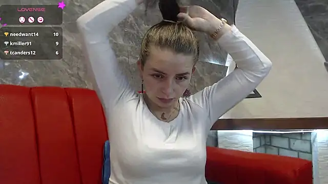 Snapshot of _isaabellaa chatting on 03.19.25 isaabellaa online show from 03.19.25