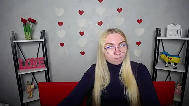 Snapshot of BeatriceFly chatting on 12.14.24 BeatriceFly online show from 12.14.24