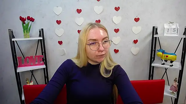 Snapshot of BeatriceFly chatting on 12.15.24 BeatriceFly online show from 12.15.24