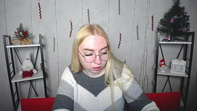 Snapshot of BeatriceFly chatting on 12.25.24 BeatriceFly online show from 12.25.24