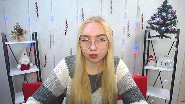 Snapshot of BeatriceFly chatting on 12.30.24 BeatriceFly online show from 12.30.24